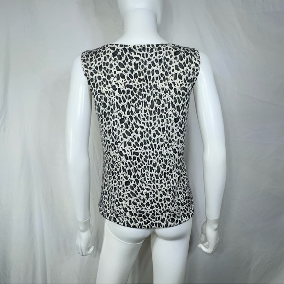 White Stag Sleeveless Knit Gray & Cream Cheetah Print Top - Picture 3 of 6